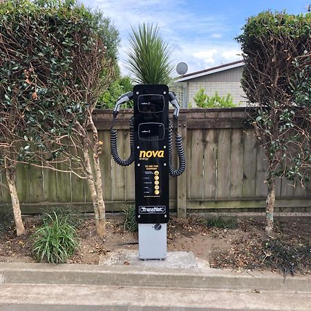موتيل نيو بلايموث لودج بوكيكورا موتور المظهر الخارجي الصورة Nova EV charging station