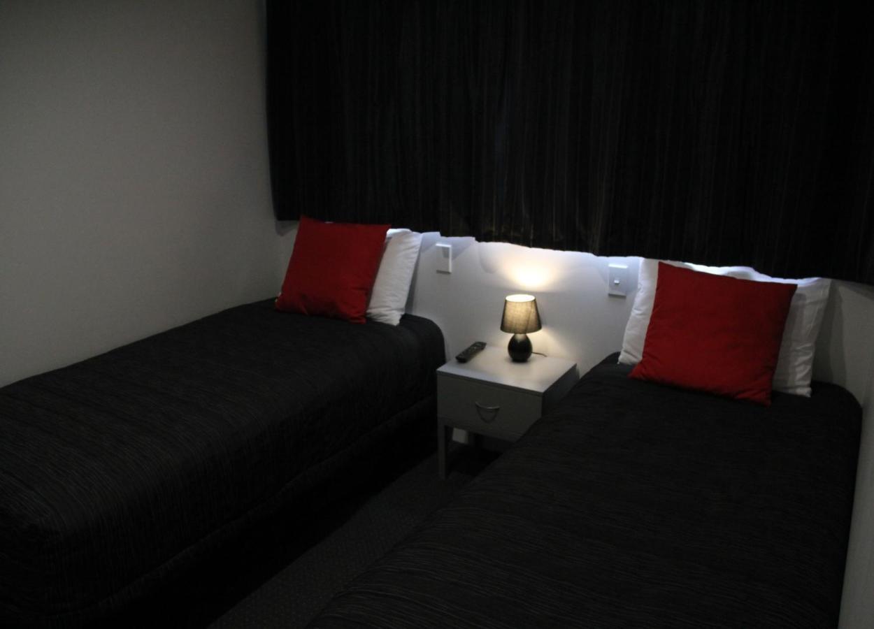موتيل نيو بلايموث لودج بوكيكورا موتور المظهر الخارجي الصورة A room at the hotel