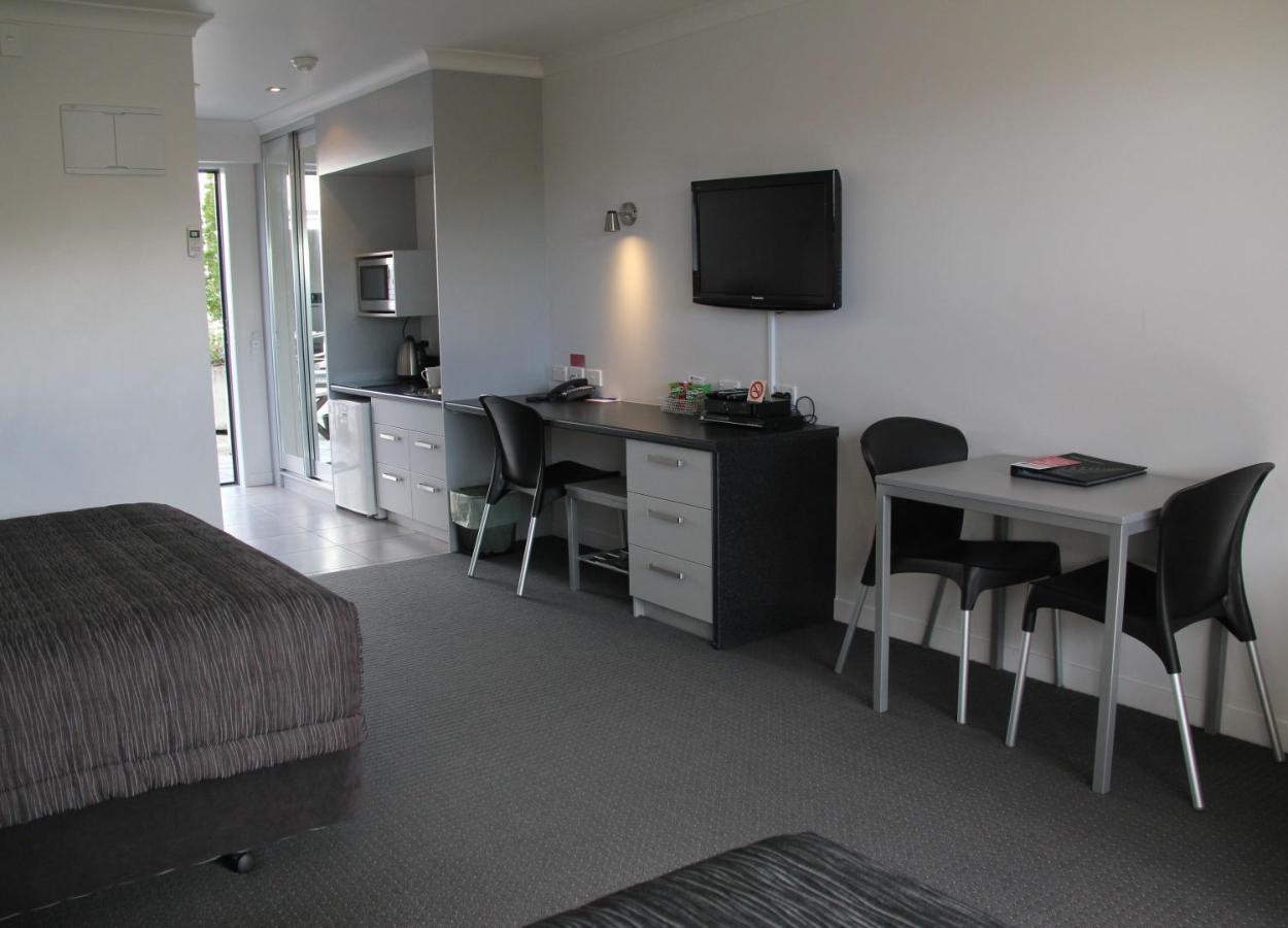 موتيل نيو بلايموث لودج بوكيكورا موتور المظهر الخارجي الصورة A typical studio apartment