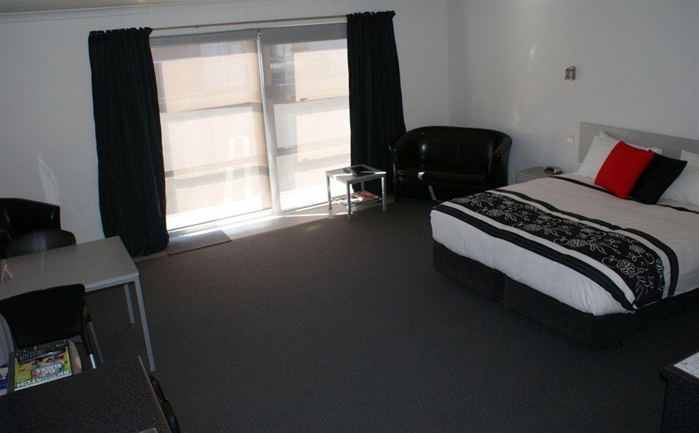 موتيل نيو بلايموث لودج بوكيكورا موتور المظهر الخارجي الصورة A room at the hotel