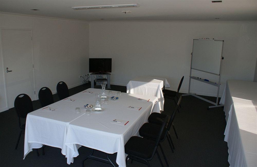 موتيل نيو بلايموث لودج بوكيكورا موتور المظهر الخارجي الصورة The boardroom at the National Institute of Dramatic Art