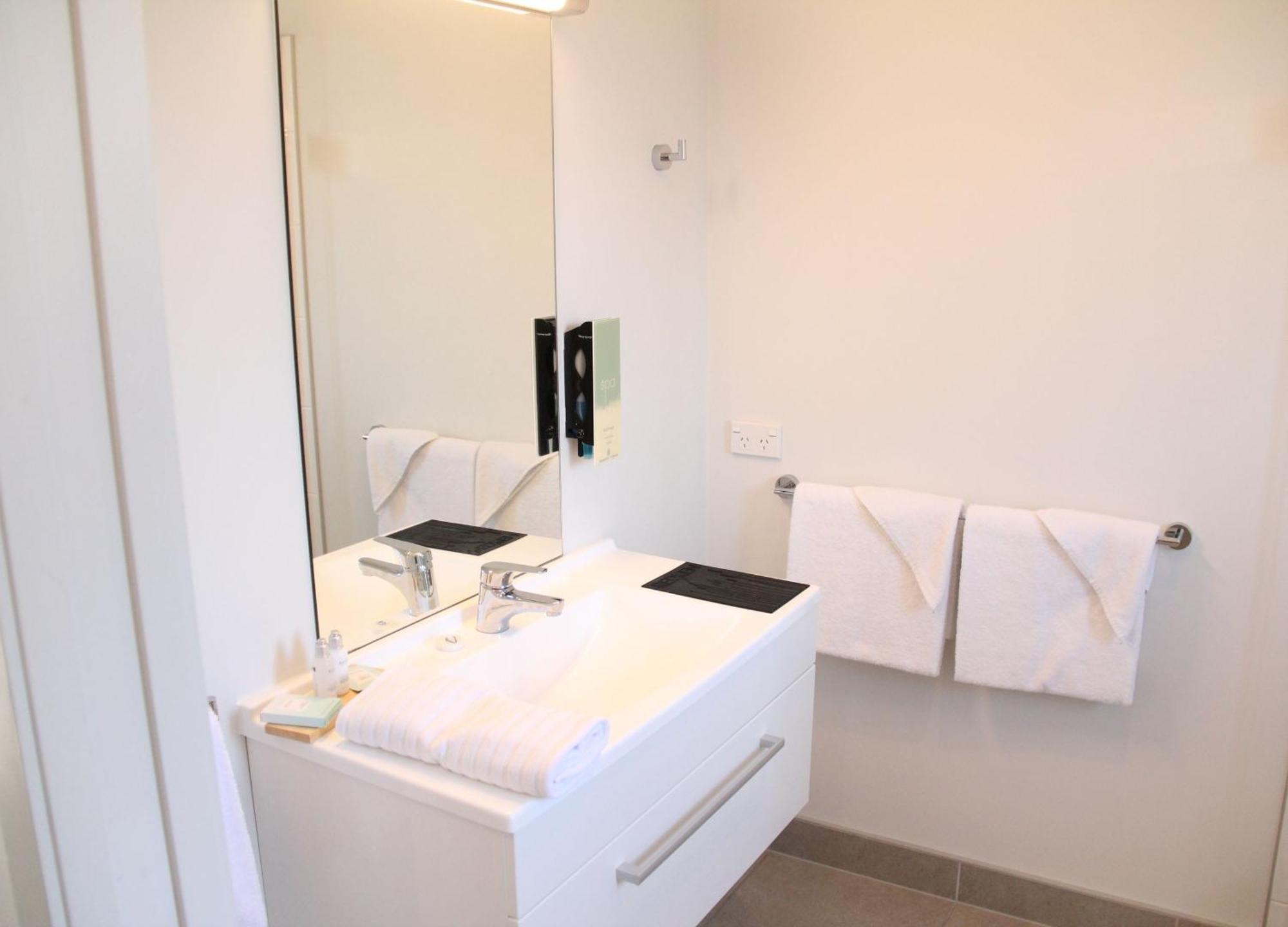 موتيل نيو بلايموث لودج بوكيكورا موتور الغرفة الصورة Bathroom